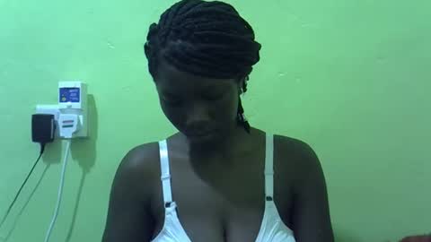 sweet_cherie1 online show from 05/19/26, 05:30