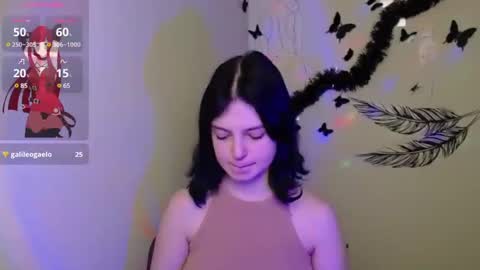 Snapshot of sweet_cherryg chatting on 02/19/25, 01:39 Ivy online show from 02/19/25, 01:39