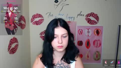 Snapshot of sweet_cherryg chatting on 10/10/25, 12:26 Ivy online show from 10/10/25, 12:26