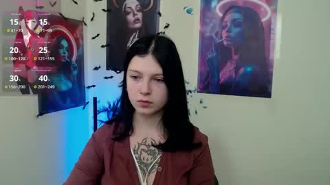 Snapshot of sweet_cherryg chatting on 10/17/25, 12:08 Ivy online show from 10/17/25, 12:08