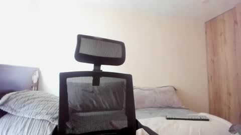 Kendra online show from 12/05/25, 02:25