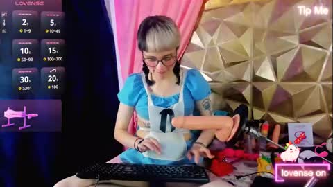  emmili  online show from 10/02/25, 12:45