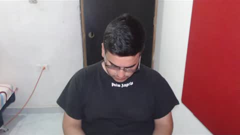 Snapshot of sweet_fantasy_couple chatting on 02/02/25, 12:09 sweet_fantasy_couple online show from 02/02/25, 12:09