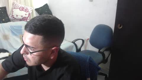 Snapshot of sweet_fantasy_couple chatting on 02/20/25, 11:21 sweet_fantasy_couple online show from 02/20/25, 11:21