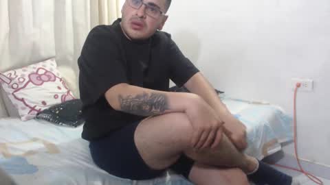 Snapshot of sweet_fantasy_couple chatting on 02/21/25, 02:28 sweet_fantasy_couple online show from 02/21/25, 02:28