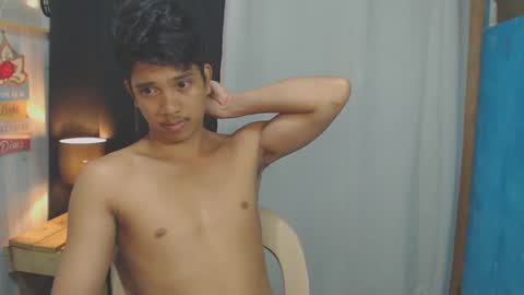 Snapshot of sweet_guyxx chatting on 01/09/25, 03:23 sweet_guyxx online show from 01/09/25, 03:23