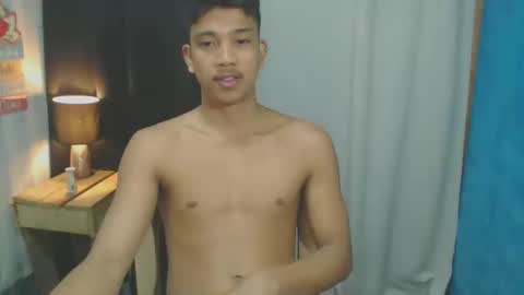 Snapshot of sweet_guyxx chatting on 01/13/25, 02:11 sweet_guyxx online show from 01/13/25, 02:11