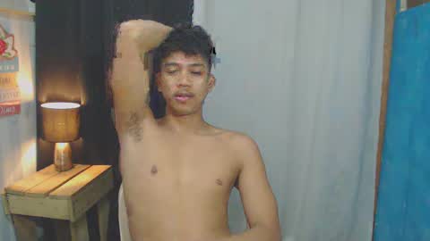 Snapshot of sweet_guyxx chatting on 01/21/25, 04:05 sweet_guyxx online show from 01/21/25, 04:05