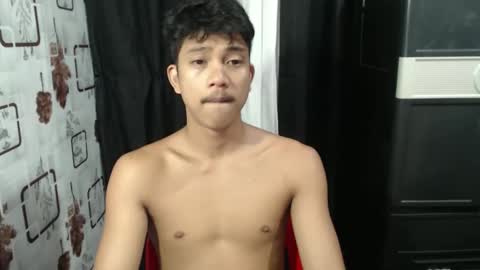 Snapshot of sweet_guyxx chatting on 10/24/25, 05:37 sweet_guyxx online show from 10/24/25, 05:37