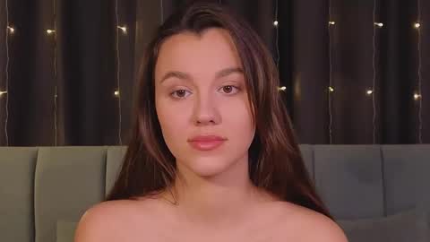 Snapshot of sweet_haeven chatting on 01/12/25, 04:29 Im Mia.LOVELY PATTERNS 100 120 160 200 my toy buzzes from 2 tip online show from 01/12/25, 04:29