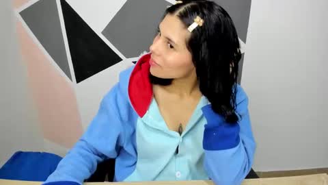 Snapshot of sweet_hann chatting on 10/07/25, 04:09 Hanna online show from 10/07/25, 04:09