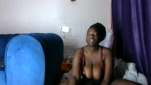 sweet_hennessey online show from 06/28/26, 11:49