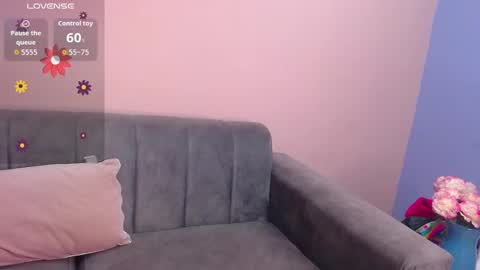 Snapshot of sweet_honey_wet chatting on 12/16/25, 12:21 Nella online show from 12/16/25, 12:21