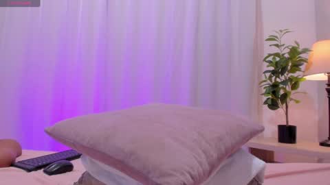 Snapshot of sweet_kahia chatting on 01/19/25, 05:15 Diana online show from 01/19/25, 05:15