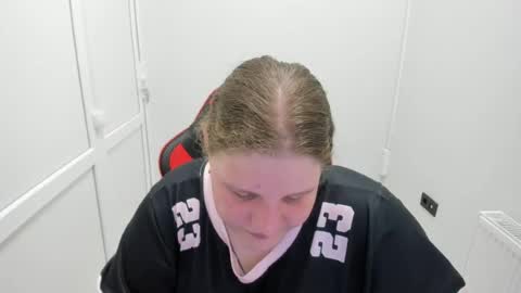 Karla online show from 06/12/26, 07:07