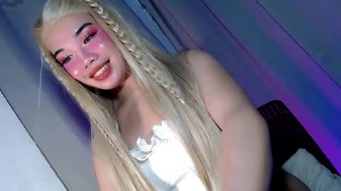 Snapshot of sweet_katrina69 chatting on 11/07/25, 11:32 sweet_katrina69 online show from 11/07/25, 11:32