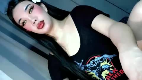 Snapshot of sweet_katrina69 chatting on 12/18/25, 10:32 sweet_katrina69 online show from 12/18/25, 10:32