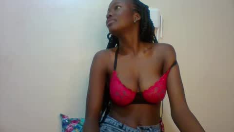 Snapshot of sweet_kcandy chatting on 05/15/26, 12:45 Sweet KCandy online show from 05/15/26, 12:45