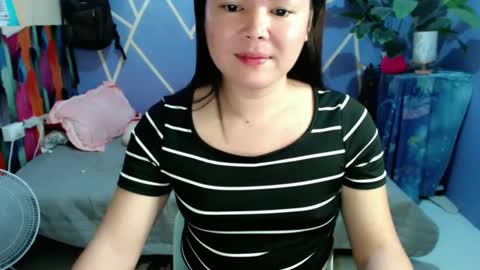 Snapshot of sweet_kendallxxxx chatting on 12/20/24, 05:57 Nicahhh online show from 12/20/24, 05:57