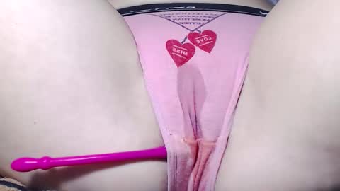 Snapshot of sweet_kitten25 chatting on 11/13/25, 06:01 Kitten online show from 11/13/25, 06:01