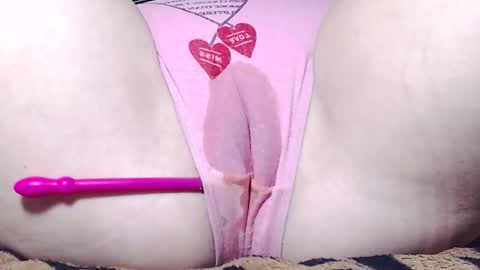 Snapshot of sweet_kitten25 chatting on 12/03/25, 09:18 Kitten online show from 12/03/25, 09:18