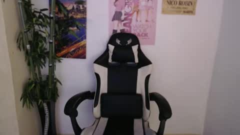 Snapshot of sweet_lady14 chatting on 10/29/25, 07:04 sweet_lady14 online show from 10/29/25, 07:04