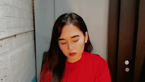 Snapshot of sweet_laika chatting on 12/16/24, 12:48 LAIKA online show from 12/16/24, 12:48