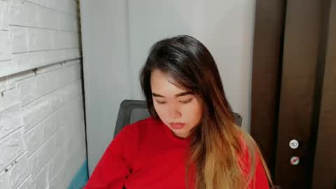 Snapshot of sweet_laika chatting on 12/16/24, 04:23 LAIKA online show from 12/16/24, 04:23