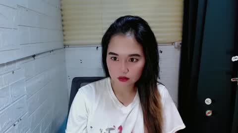 Snapshot of sweet_laika chatting on 01/24/25, 04:05 LAIKA online show from 01/24/25, 04:05