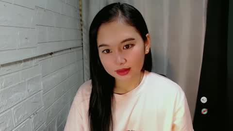 Snapshot of sweet_laika chatting on 02/15/25, 06:01 LAIKA online show from 02/15/25, 06:01