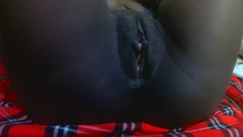 Snapshot of sweet_leen1 chatting on 12/04/25, 07:44 Queen Winnie online show from 12/04/25, 07:44