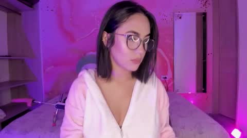 Lemarie online show from 12/03/25, 12:03