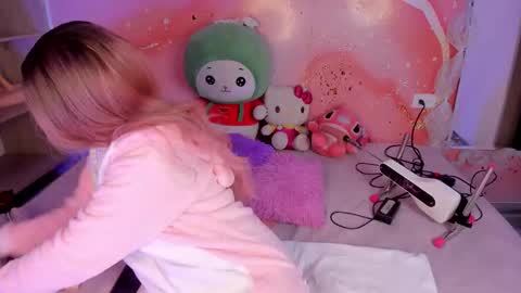 Lemarie online show from 02/21/26, 12:17