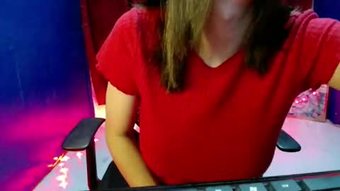 Snapshot of sweet_like_angel143 chatting on 05/29/26, 09:29 angie online show from 05/29/26, 09:29