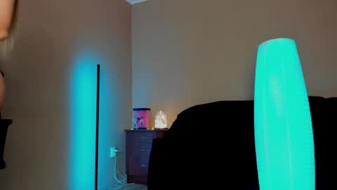 Jen online show from 11/20/25, 06:24