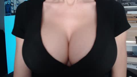 Jen online show from 02/25/26, 05:39