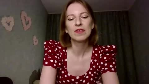 sweet_lilbunny online show from 09/19/25, 02:29