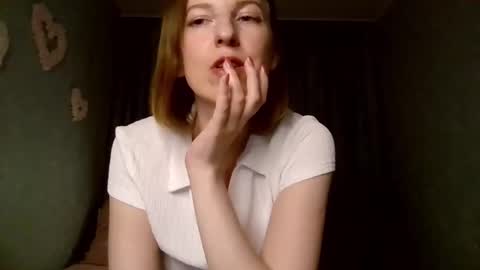 sweet_lilbunny online show from 10/14/25, 02:18
