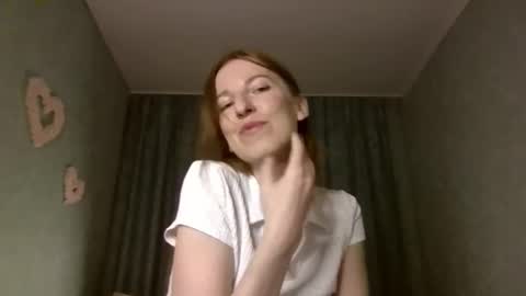 sweet_lilbunny online show from 10/15/25, 04:07