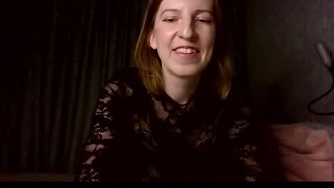 sweet_lilbunny online show from 12/17/25, 03:51