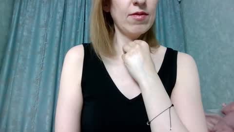 sweet_lilbunny online show from 02/13/26, 04:14