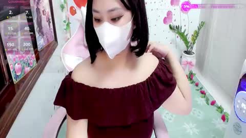 Lily online show from 10/06/25, 07:00