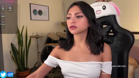 Snapshot of sweet_littleee chatting on 12/06/24, 10:30 free private online show from 12/06/24, 10:30