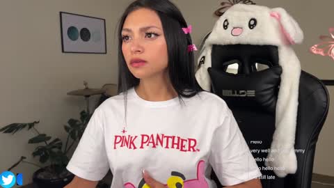 Snapshot of sweet_littleee chatting on 01/16/25, 12:02 free private online show from 01/16/25, 12:02