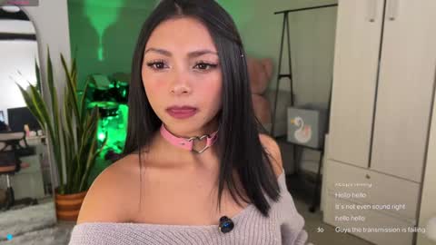 Snapshot of sweet_littleee chatting on 03/05/25, 12:05 free private online show from 03/05/25, 12:05