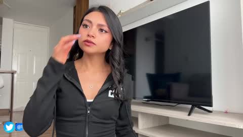 Snapshot of sweet_littleee chatting on 09/30/25, 07:19 free private online show from 09/30/25, 07:19