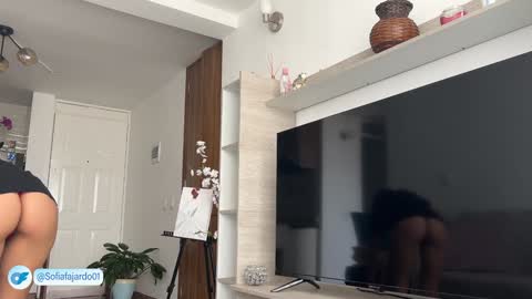 Snapshot of sweet_littleee chatting on 10/02/25, 07:32 free private online show from 10/02/25, 07:32