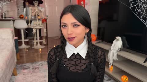 Snapshot of sweet_littleee chatting on 10/30/25, 08:09 free private online show from 10/30/25, 08:09