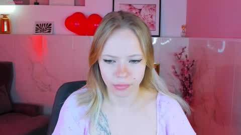 Snapshot of sweet_lucile chatting on 02/11/26, 06:07 Lucy online show from 02/11/26, 06:07