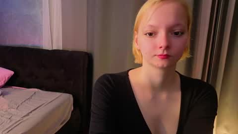 Snapshot of sweet_lynx chatting on 04/20/26, 04:21 Lana online show from 04/20/26, 04:21
